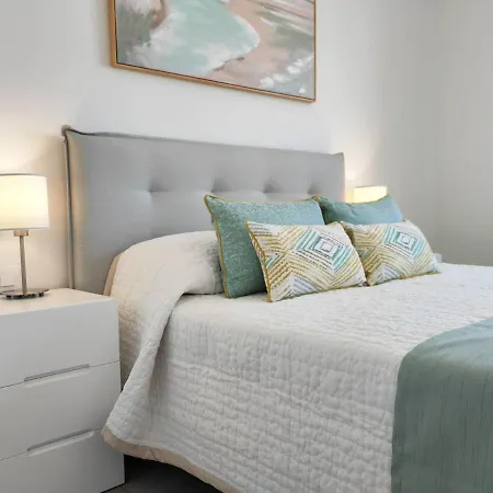 Stunning 3 Bed Penthouse In - Pure South