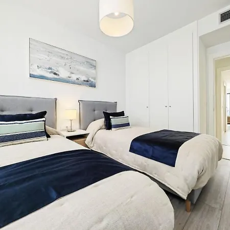 Stunning 3 Bed Penthouse In - Pure South *