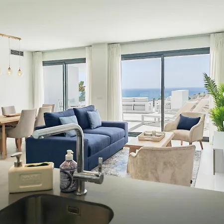 Stunning 3 Bed Penthouse In - Pure South *